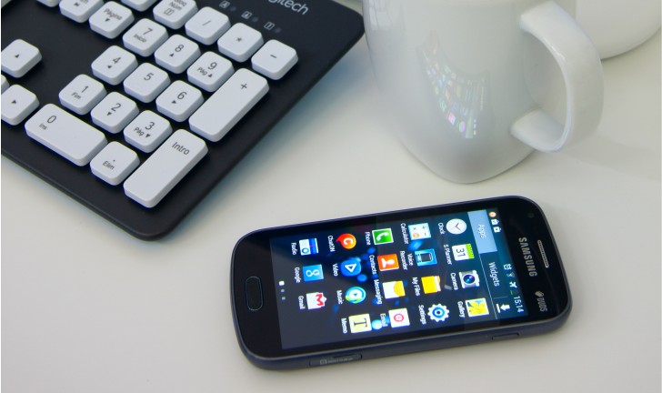 smartphone Samsung Galaxy Ace smartphone Samsung Galaxy Ace