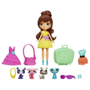 Boneca Littlest Pet Shop Travel Trendy Blythe & Pets Hasbro